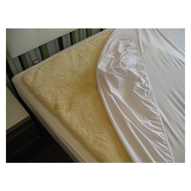 Lammfell Bettauflage 100x200cm mit Bettlaken