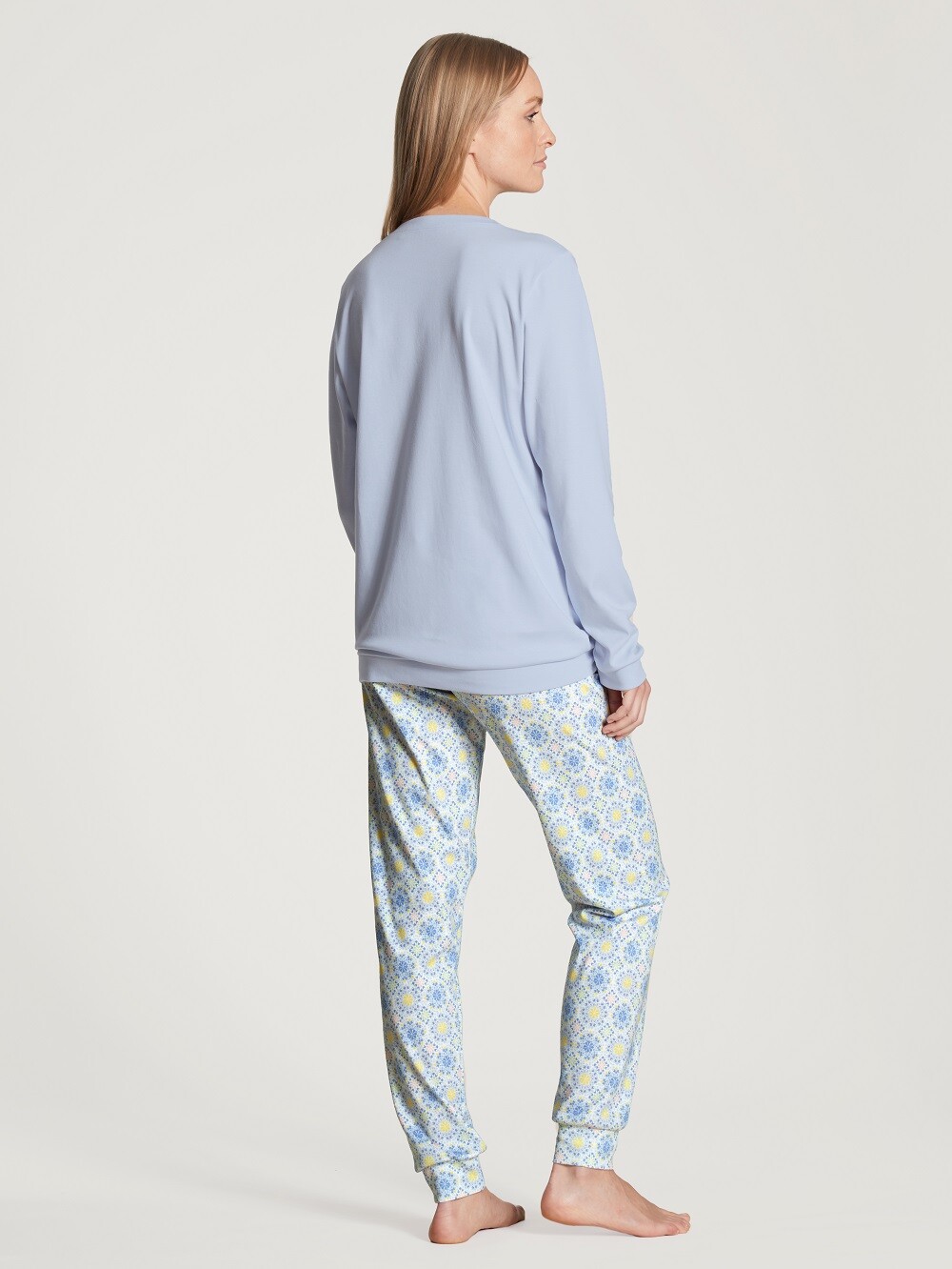 Calida Damen Bündchenpyjama 42557 hellblau - von hinten Calida Damen Bündchenpyjama 42557 hellblau - von hinten
