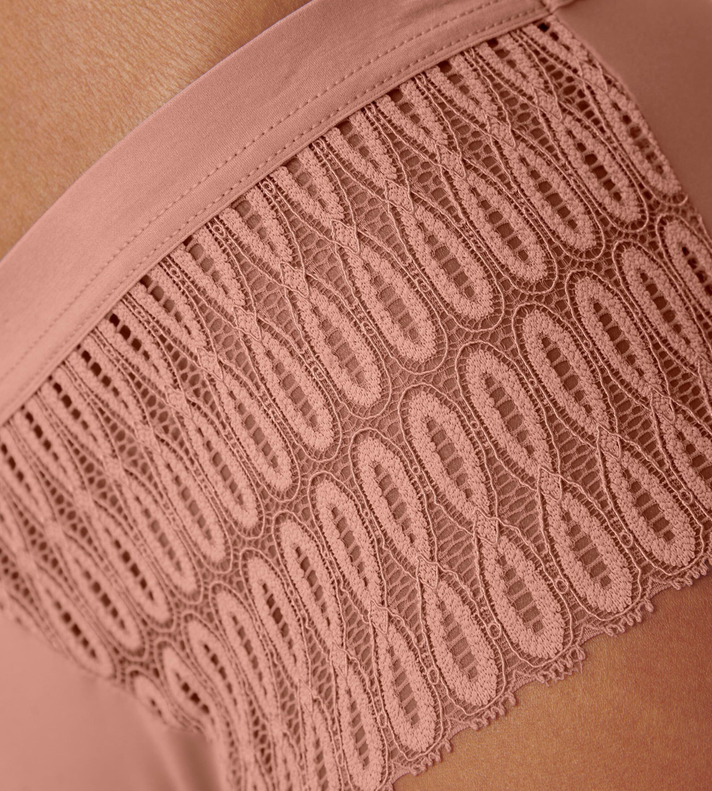 Triumph Aura Spotlight Maxi Sunkiss - Details Triumph Aura Spotlight Maxi Sunkiss - Details