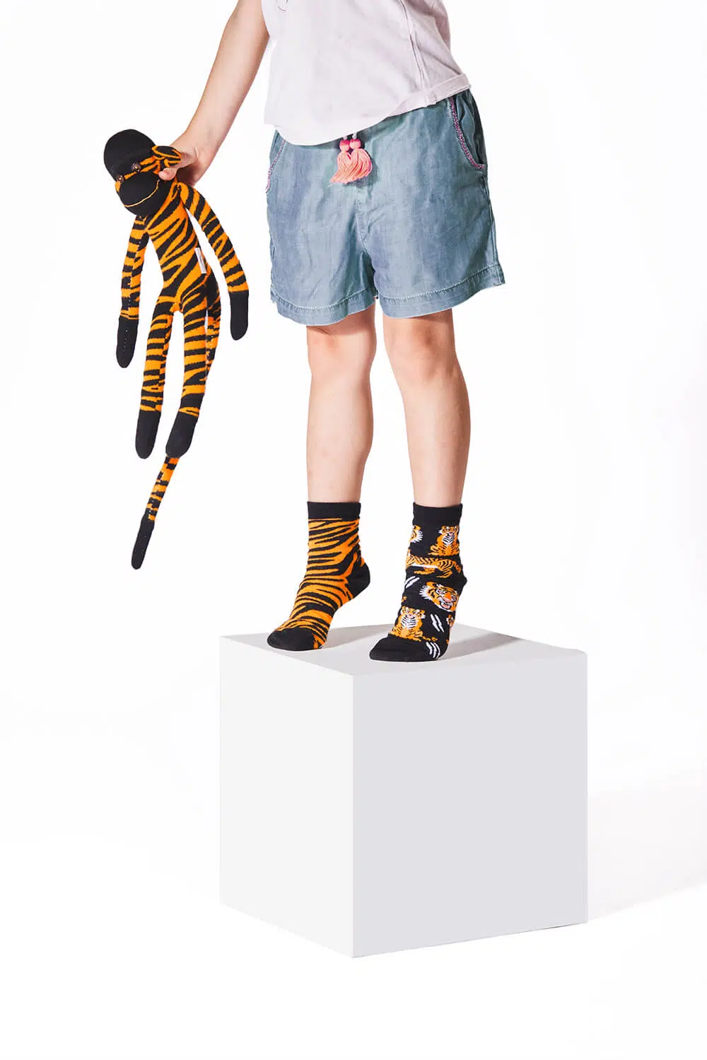 Many Mornings Kids Feet of the Tiger angezogen Many Mornings Kids Feet of the Tiger angezogen