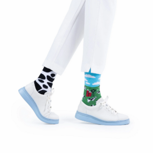 Many Mornings Socken Holy Cow getragen
