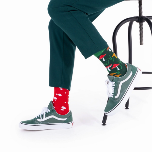 Many Mornings Meet the Shrooms am Fuß