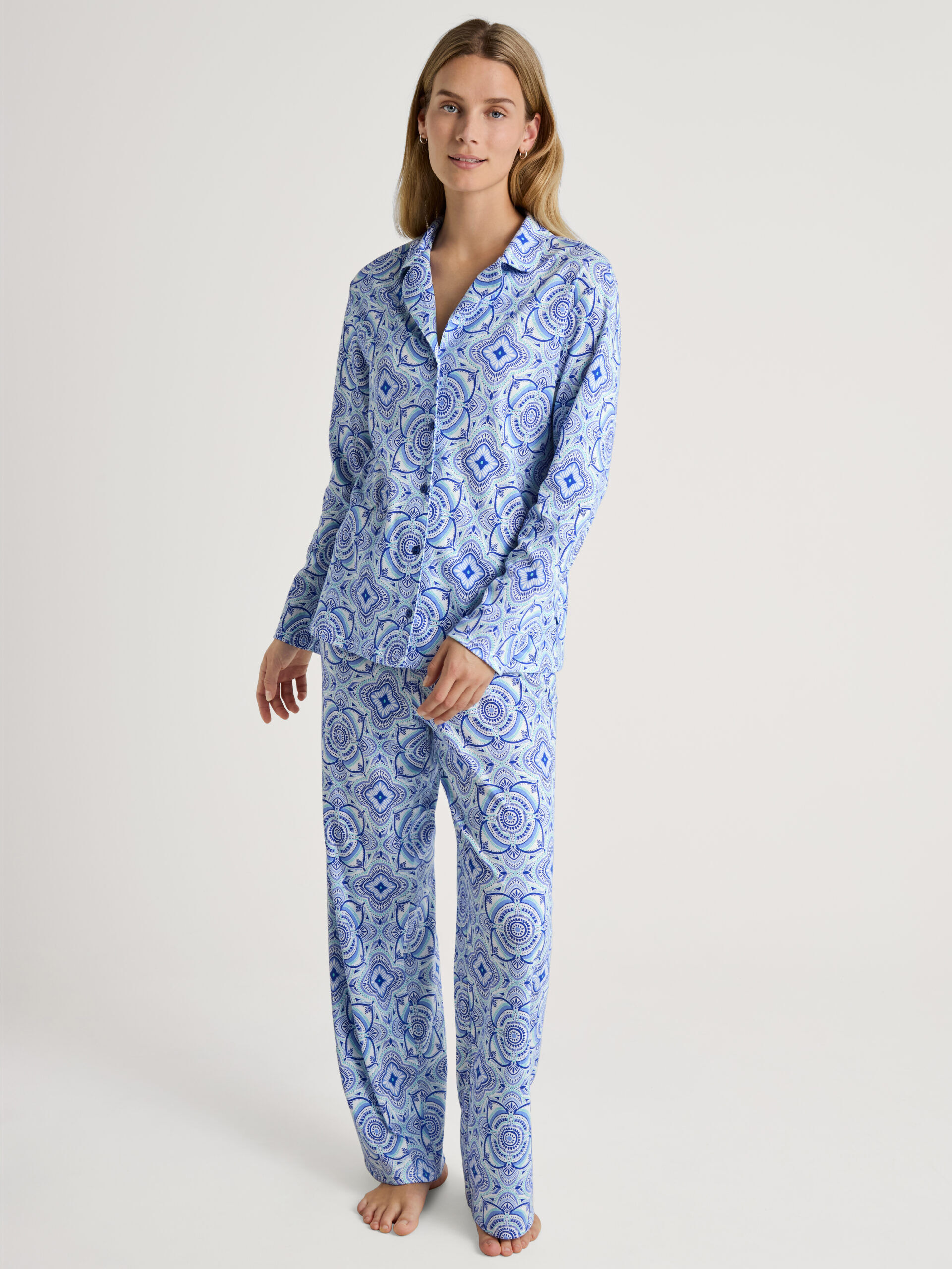 Calida-Pyjama-durchgeknoepft-46353-Dazzling-Blue--scaled|Calida46353DazzlingBlue Calida Pyjama durchgeknöpft 46353 Dazzling Blue