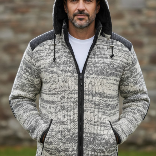 THC Schafwoll Strickjacke 812 KI-Generiert Model 2