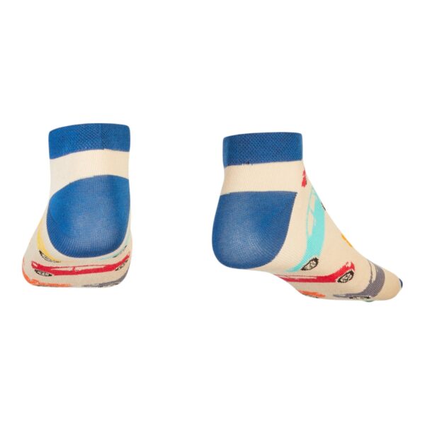 Abgestrumpft Sneaker Auto 2